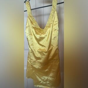 New yellow dress same as birthday dress Sabrina Carter wore size Medium